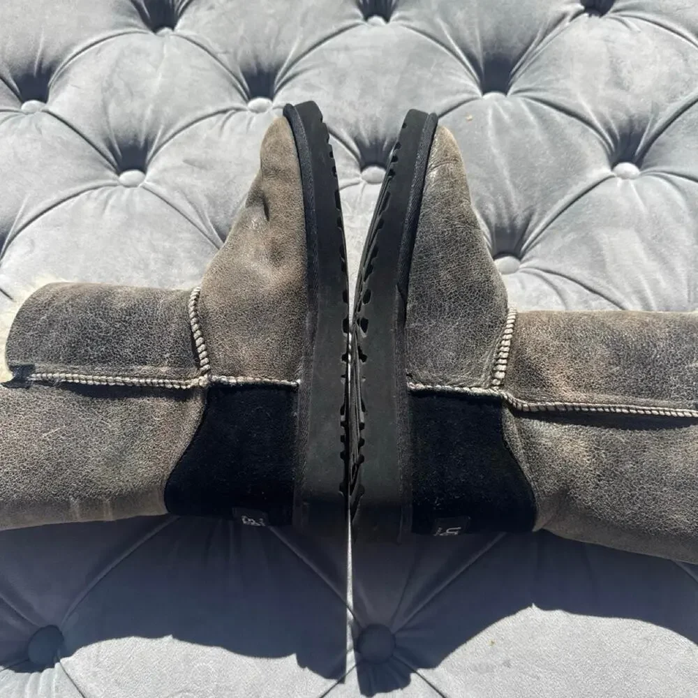 UGG vintage brown