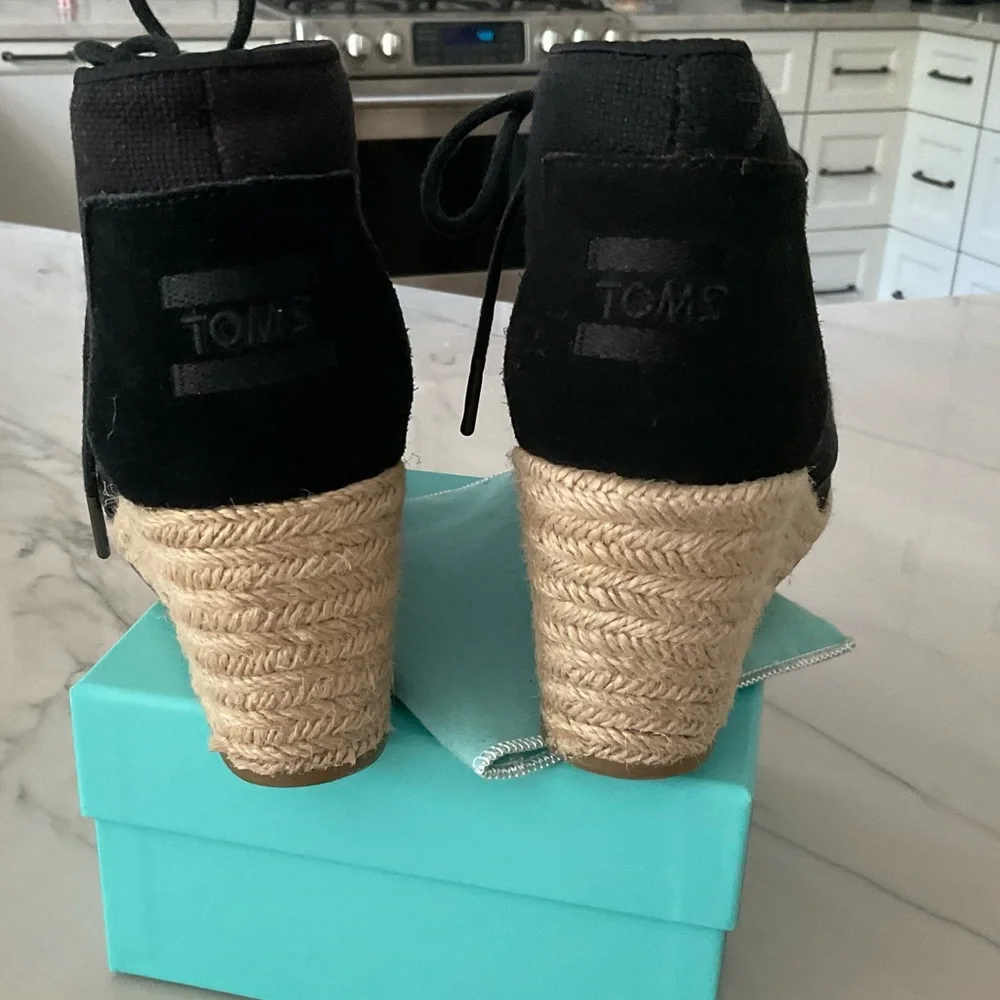 Toms women’s desert