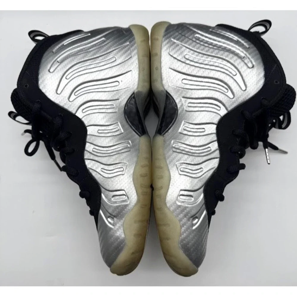Nike little posite