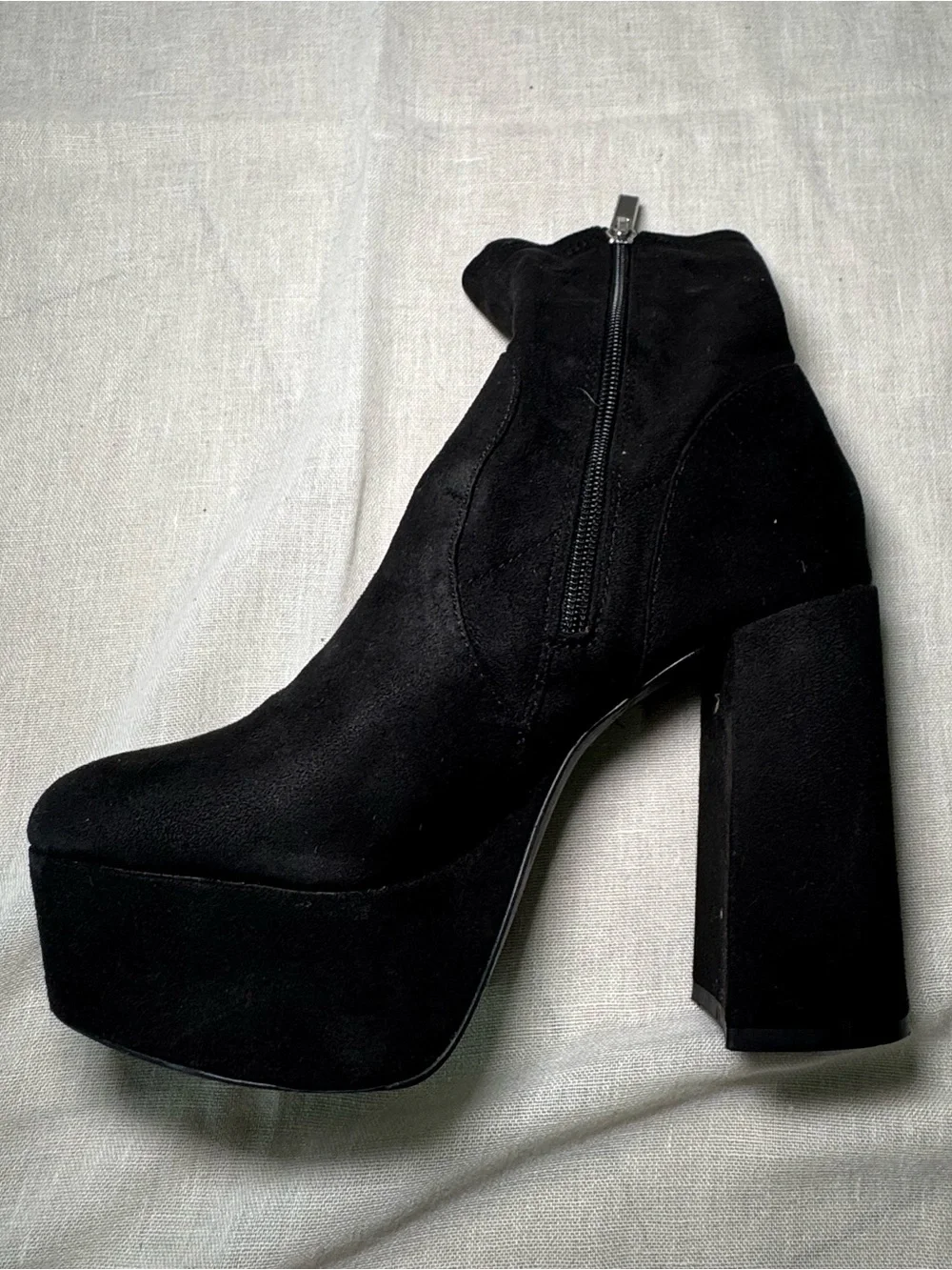 N/A chic black