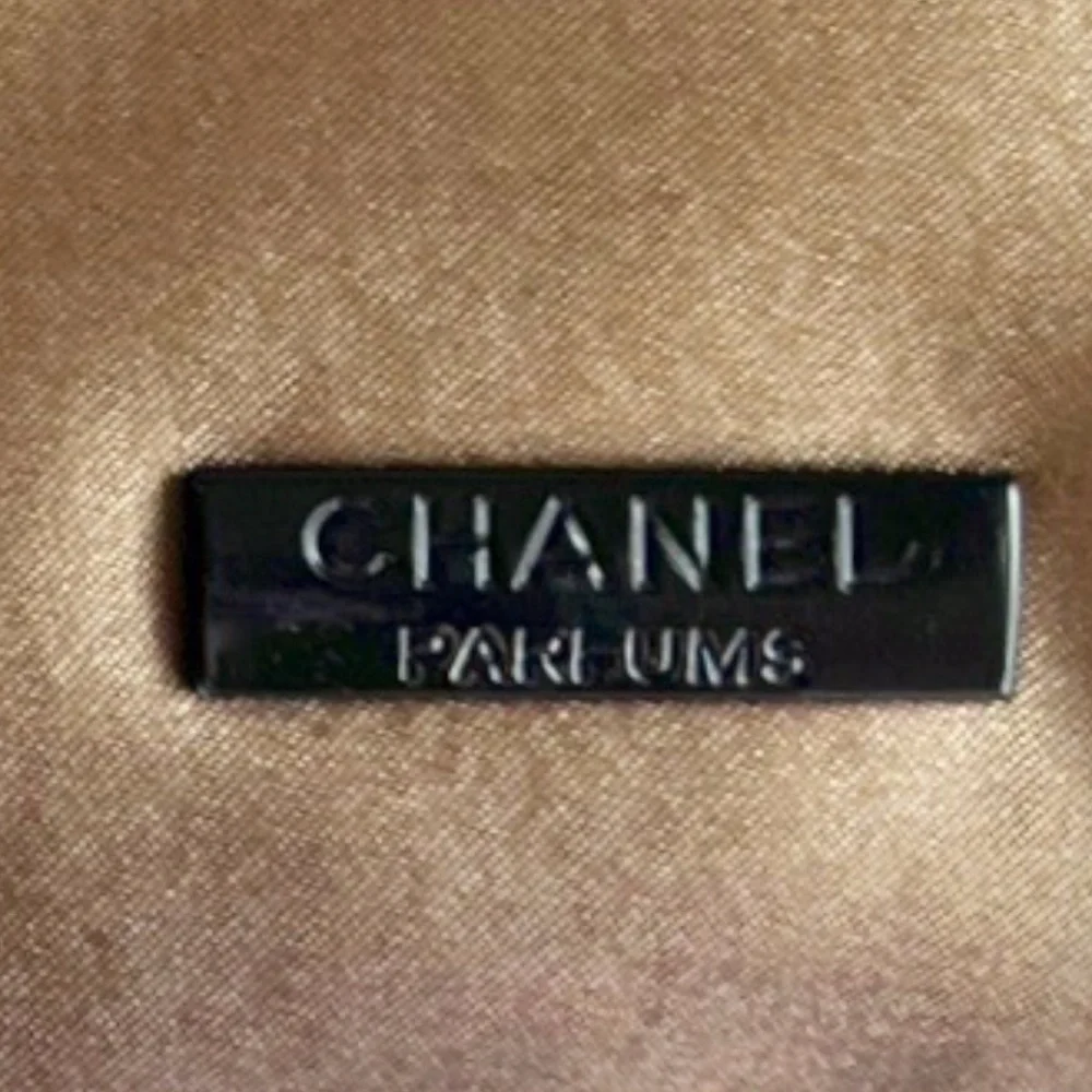 CHANEL parfums satin