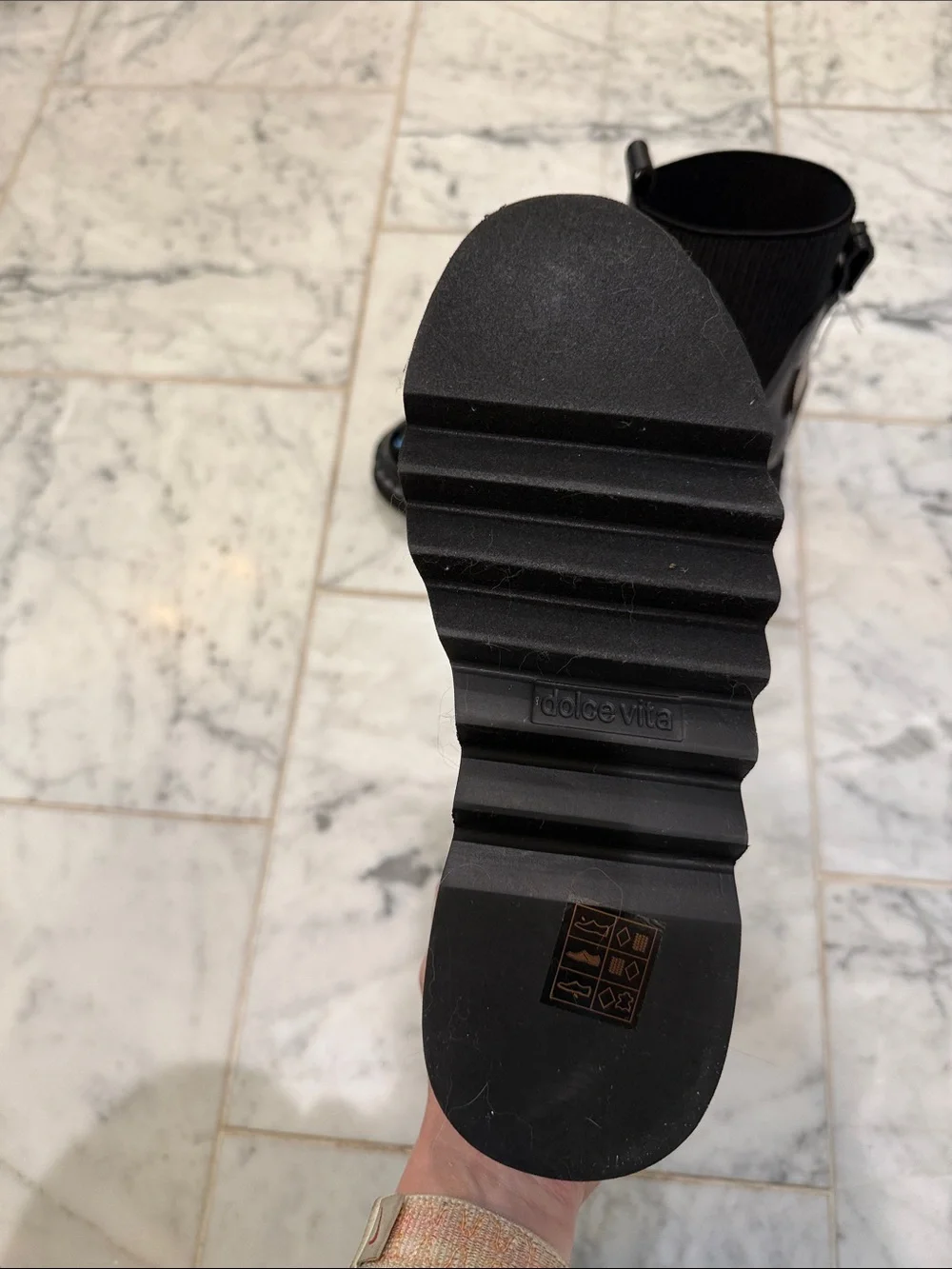 Dolce Vita sleek patent