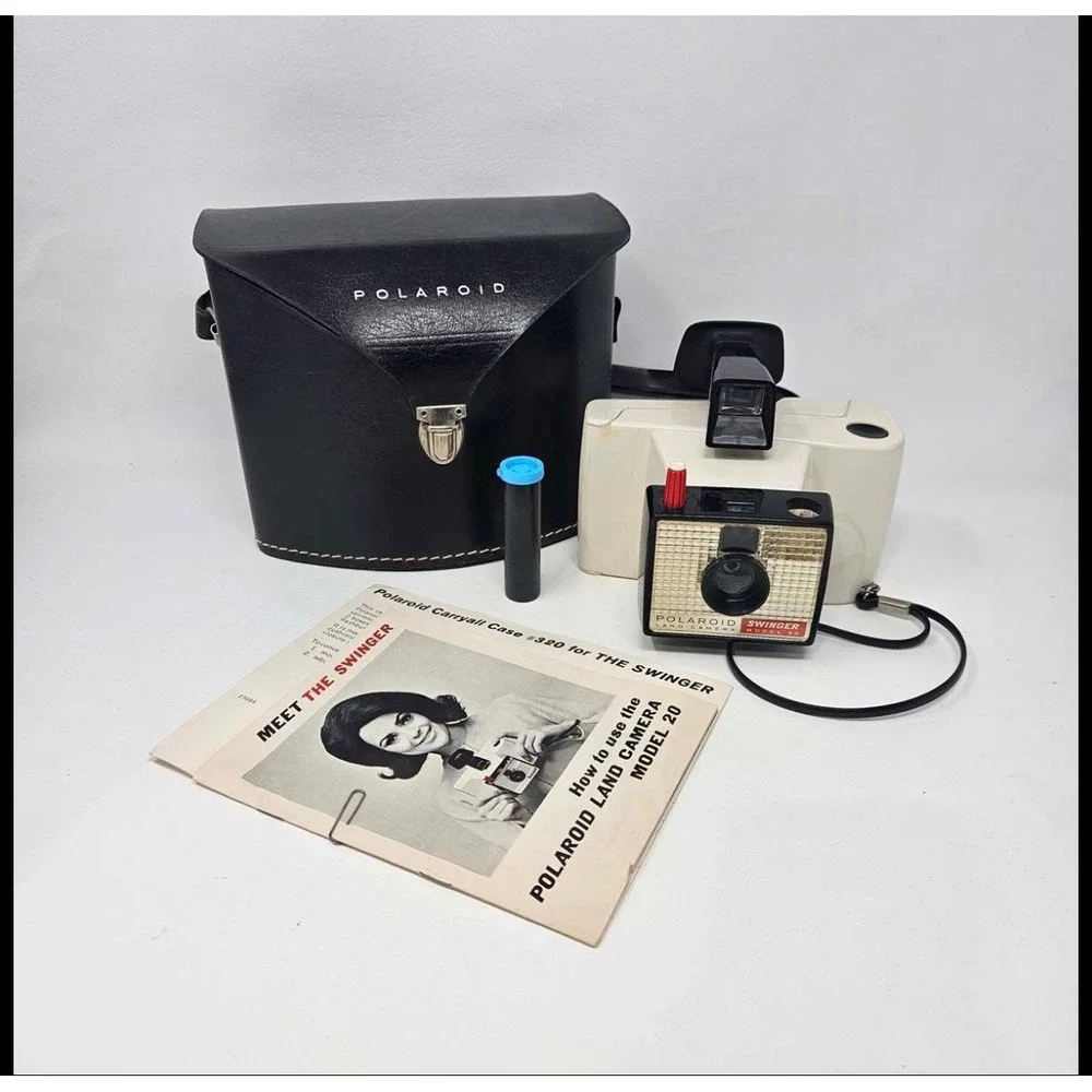 Polaroid Swinger Model 20 Land Camera with Carryall Case 320 and Manual‎ Vintage