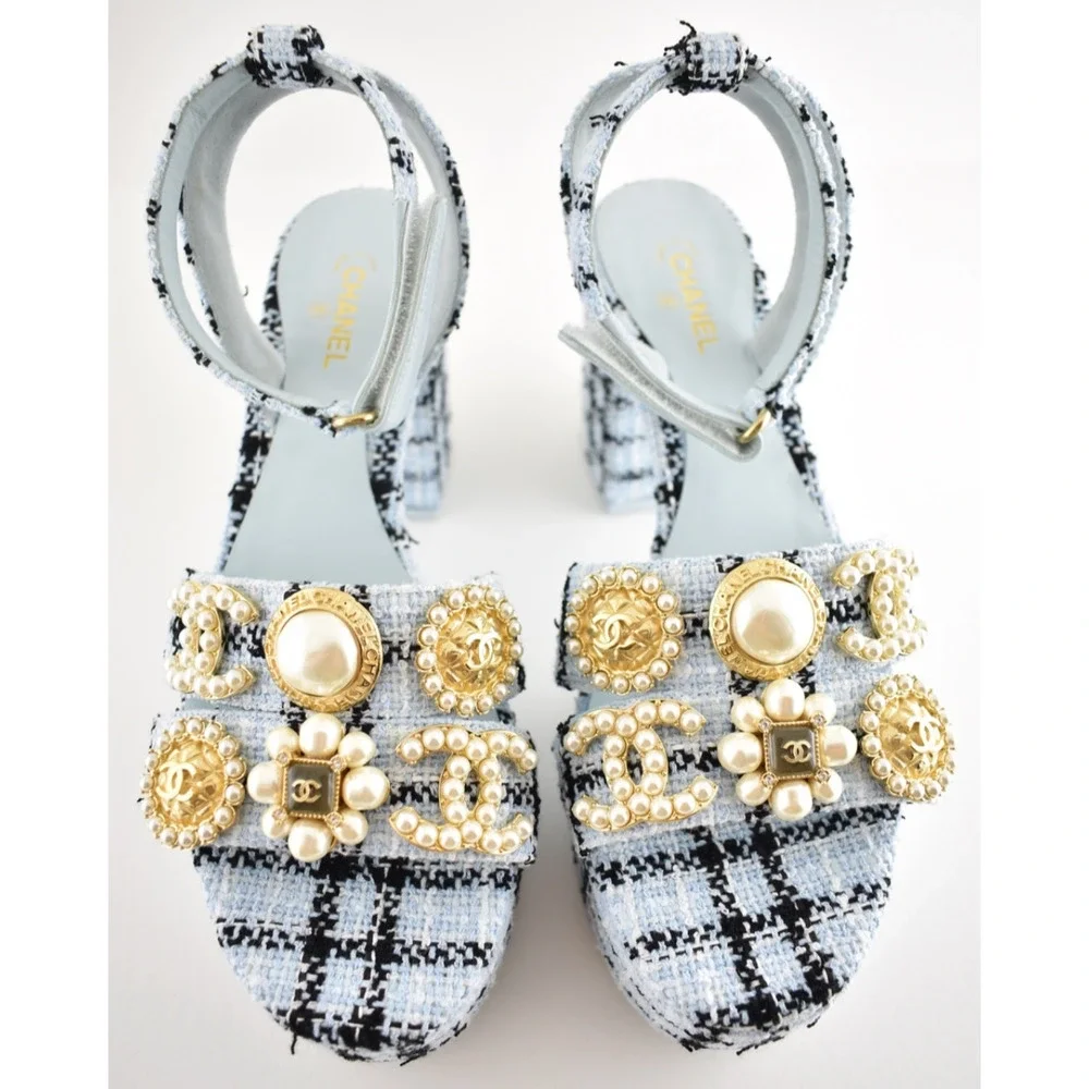 CHANEL 25s blue