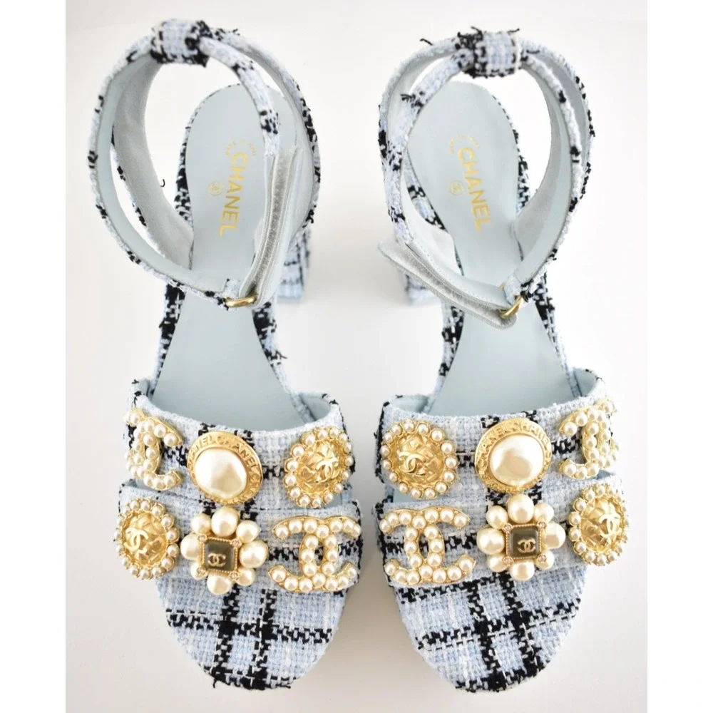 CHANEL 25s blue