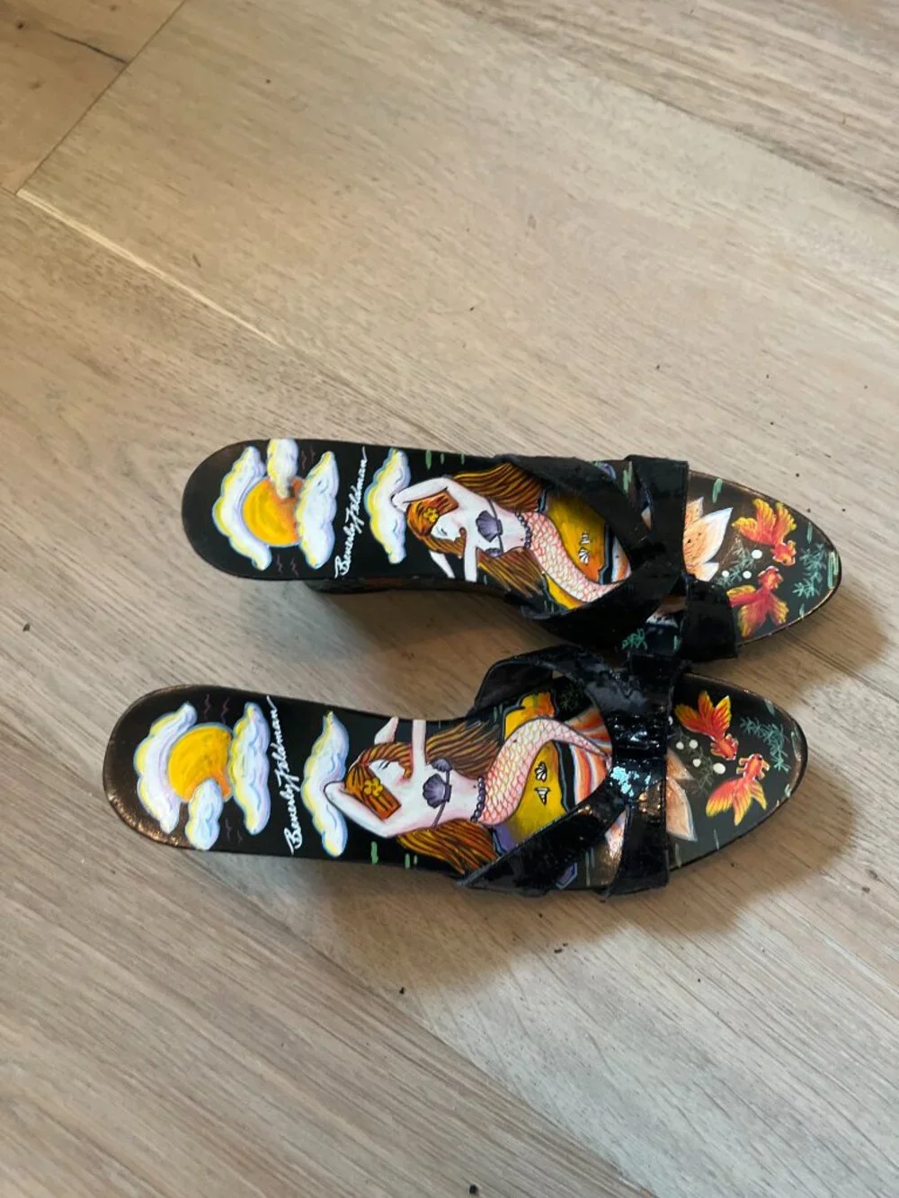 Rare Vintage Beverly Feldman Hand Painted Mermaid Fish Scene Wedge Sandals Black