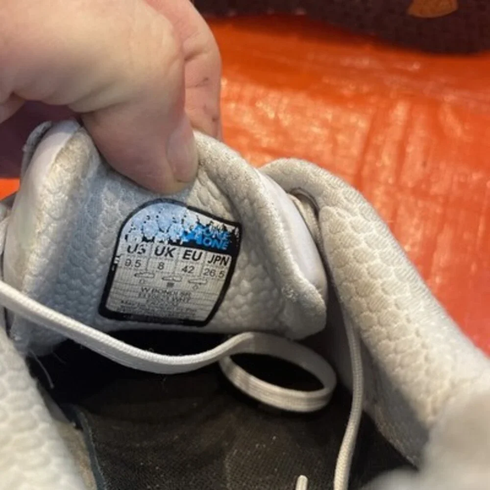 N/A hoka one