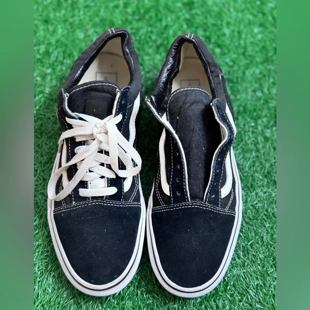 Vans Unisex Black‎ and White Sneakers Size M-9.5 W-11