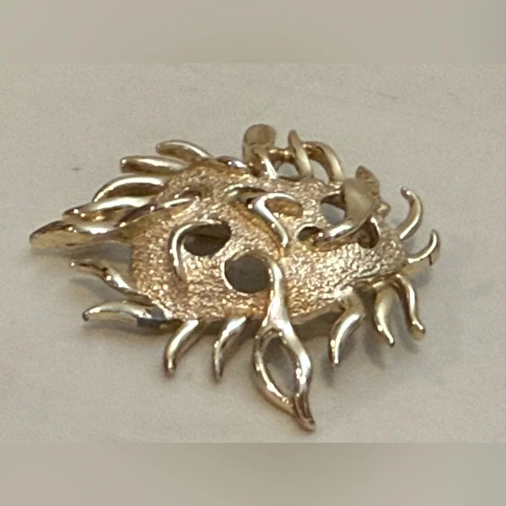 Sarah Coventry elegant gold