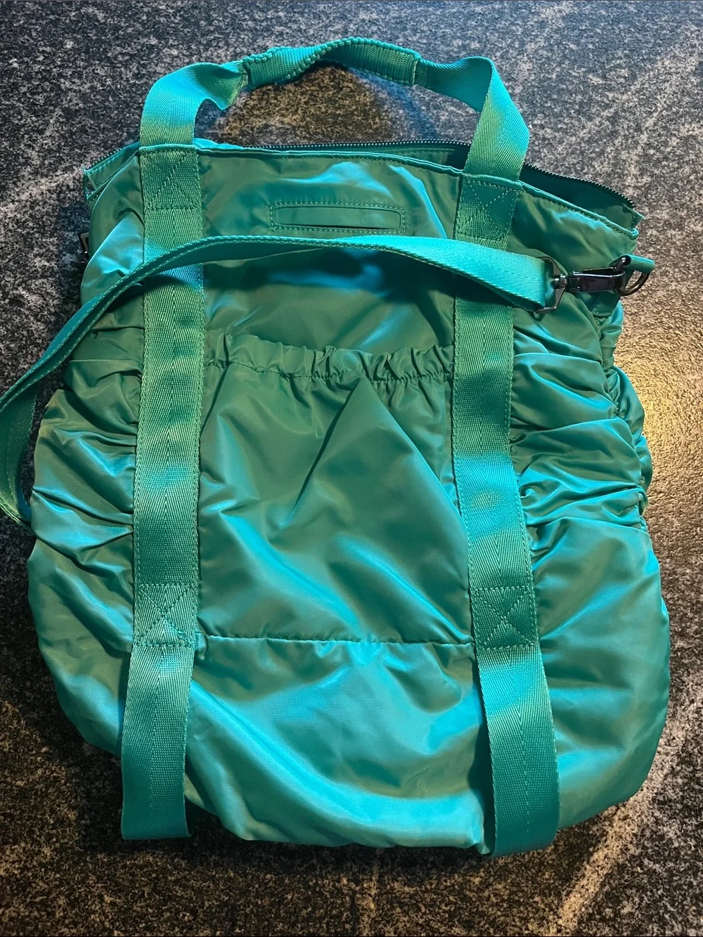 Apana lightweight zip pocket