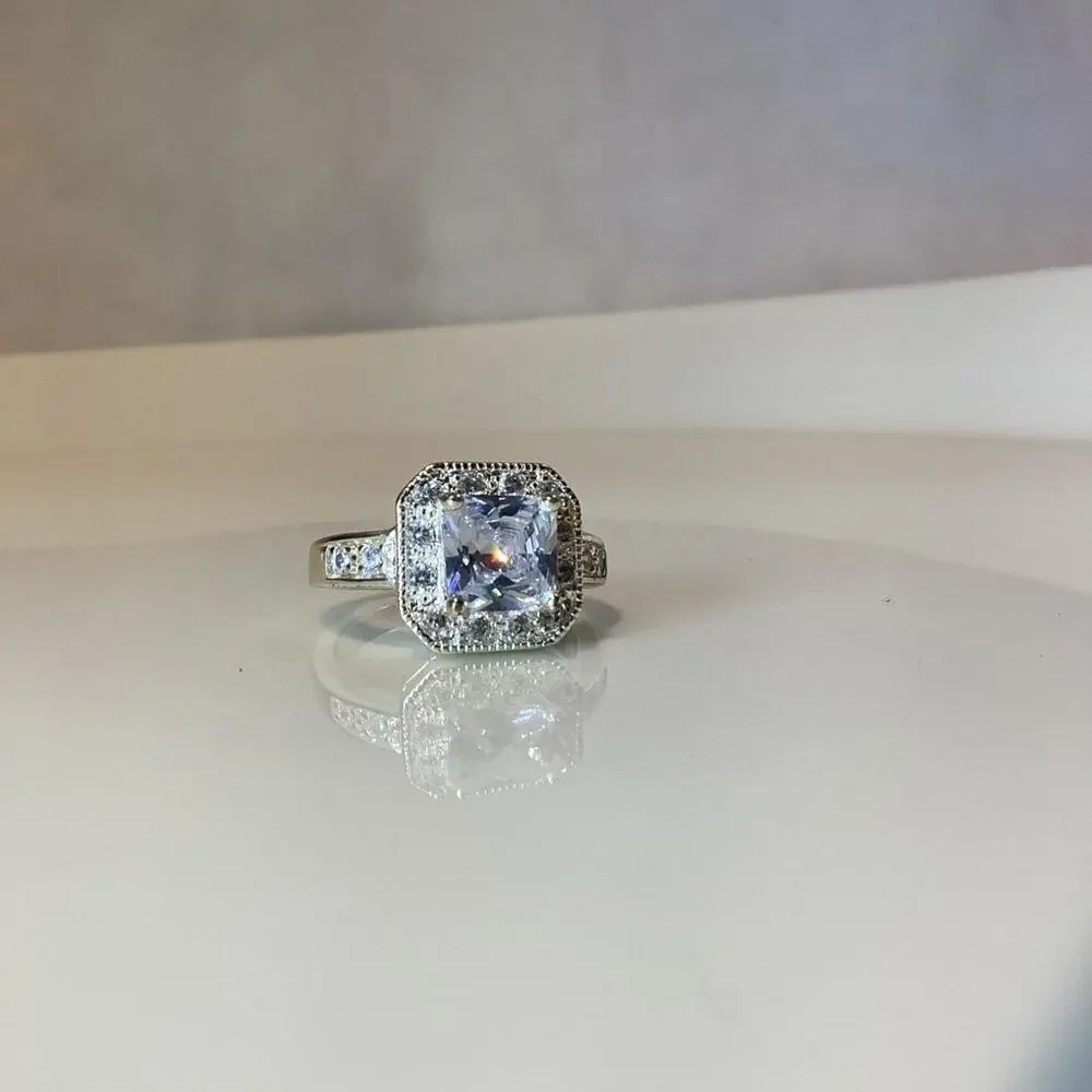 Other silver toned