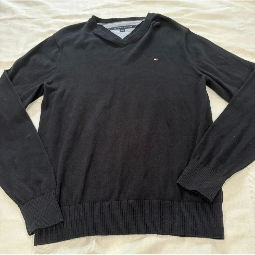 Tommy Hilfiger Men’s Small Black V-Neck Sweater Cotton Flag Logo Pullover