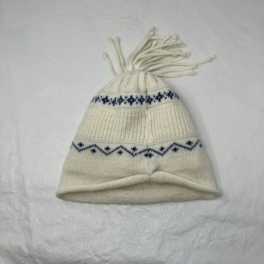 Unbranded beanie stains hand