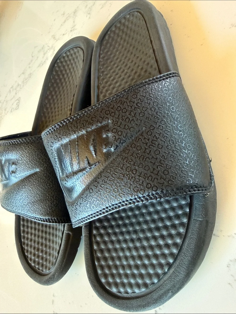 Nike Benassi JDI slides sandals in triple black Color men’s size 7