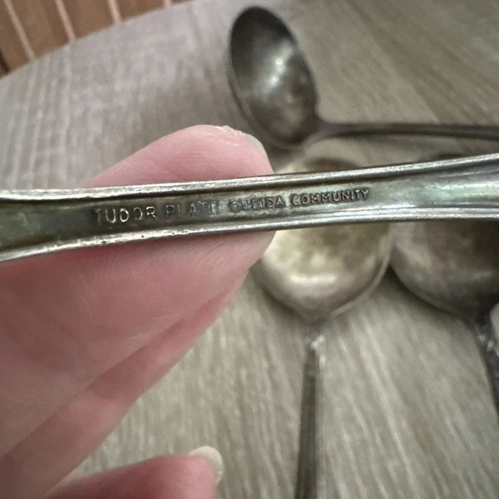 Oneida heavy tarnish