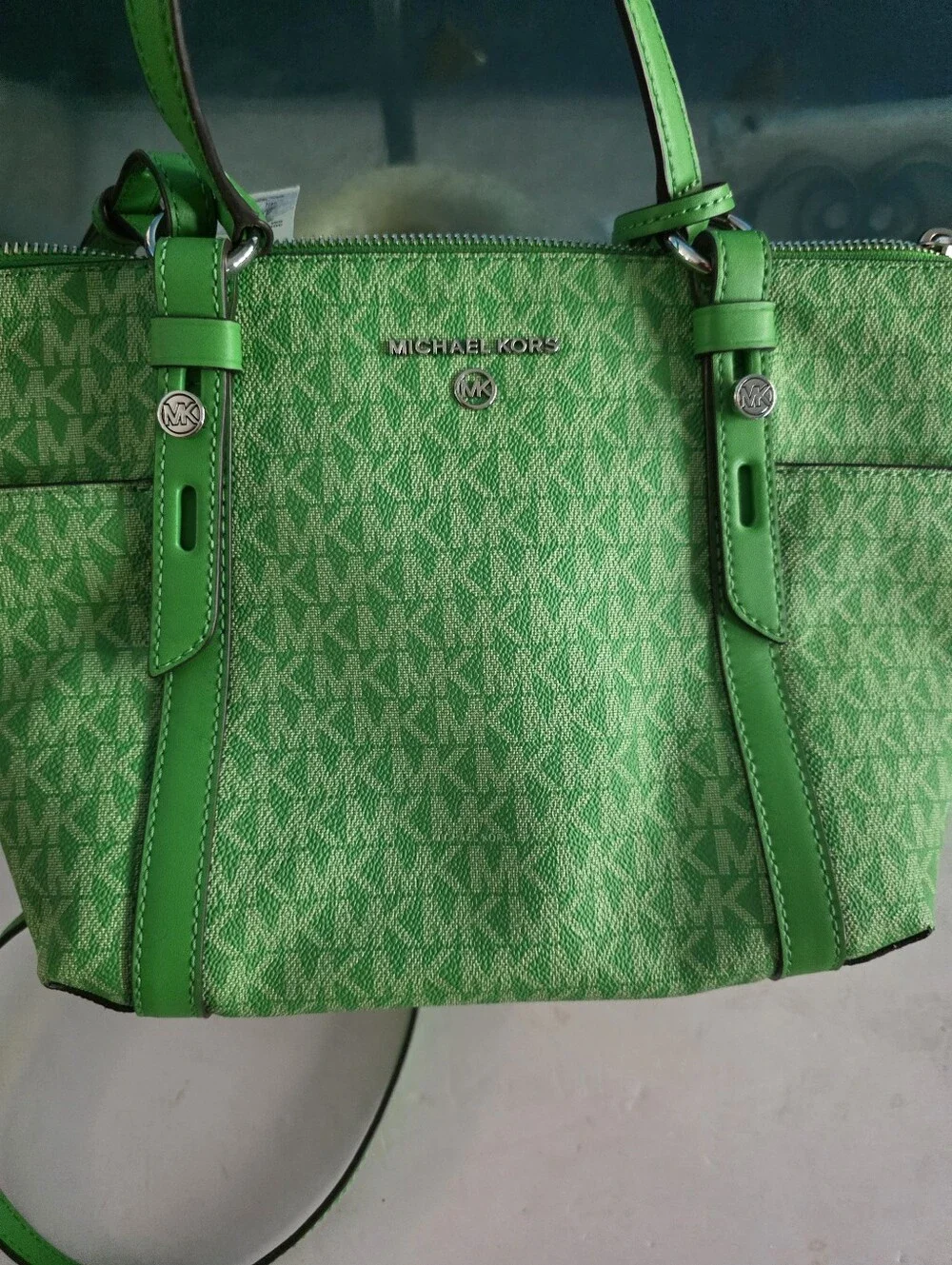 Michael Kors signature mk
