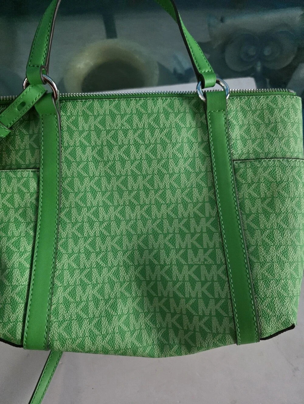 Michael Kors signature mk