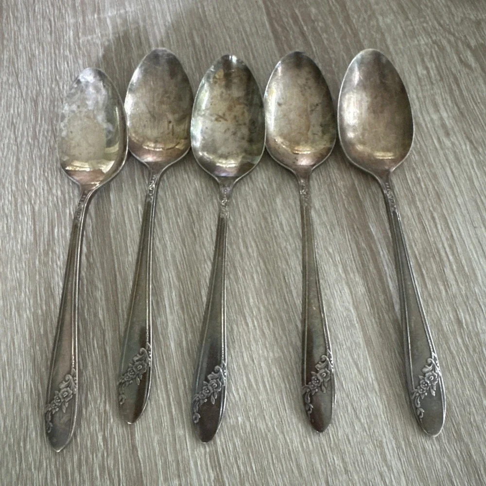 VTG 1946 Oneida Community Tudor Plate Queen Bess II Teaspoons 5 Set Silverplate