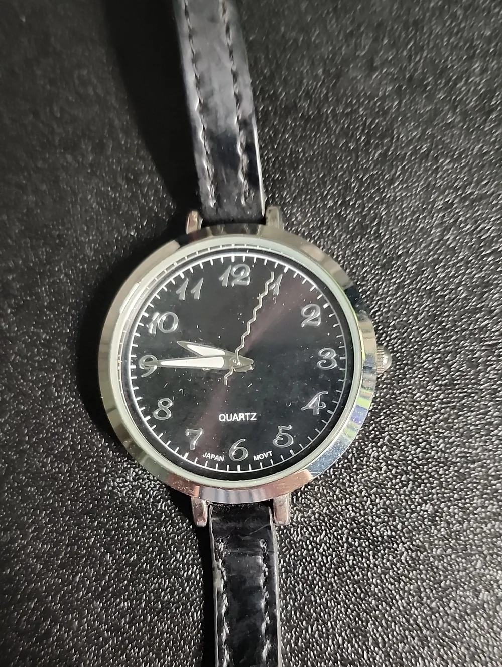 Classic Black Quartz Women's Watch with Leather Strap