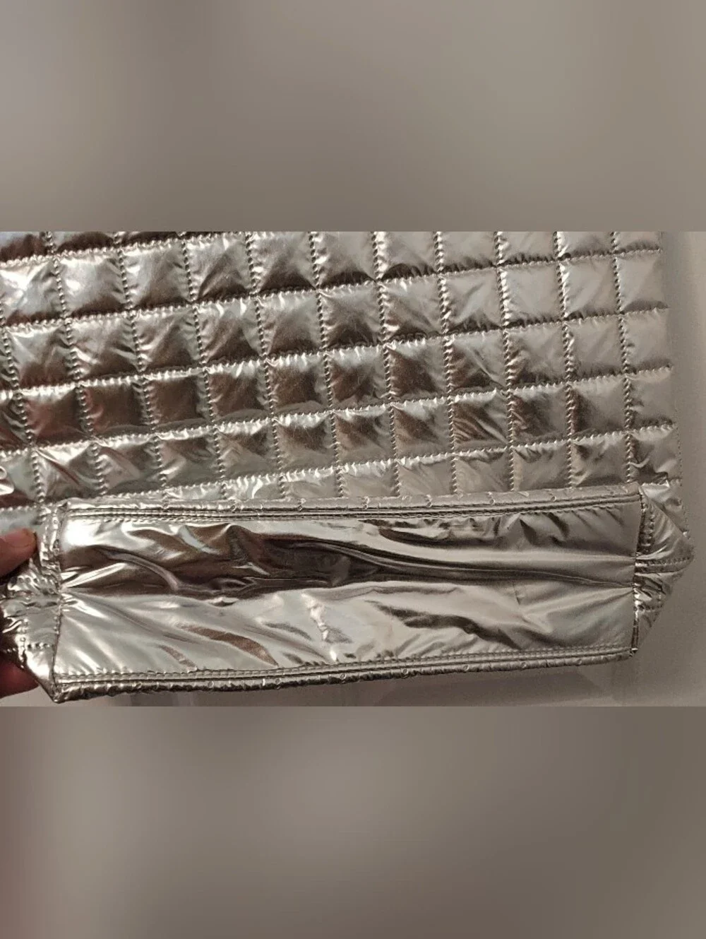 Clinique silver quilted