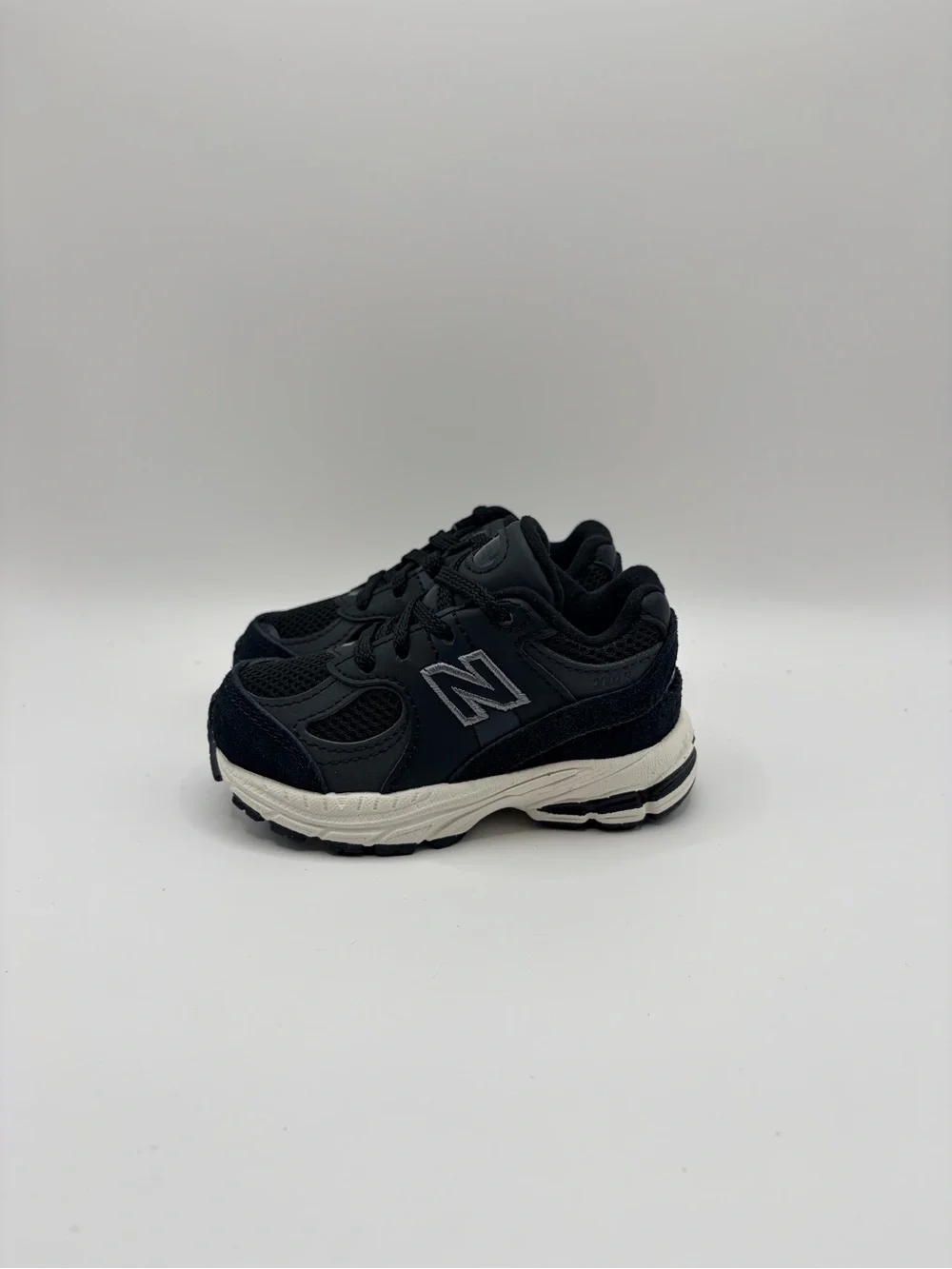 New Balance 2002R Toddlers Black Athletic Sneakers 5C