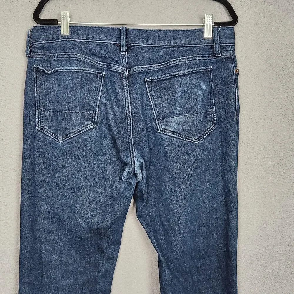 Banana Republic brand banana