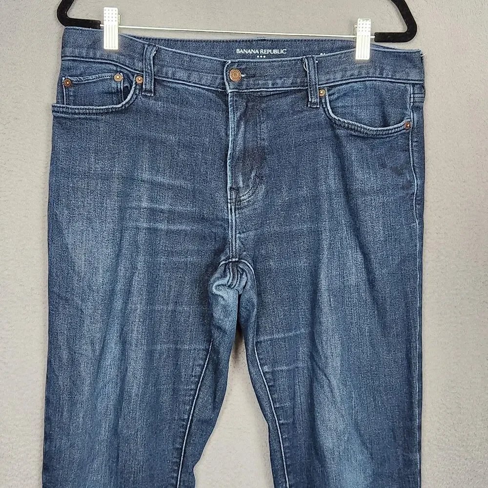 Banana Republic brand banana