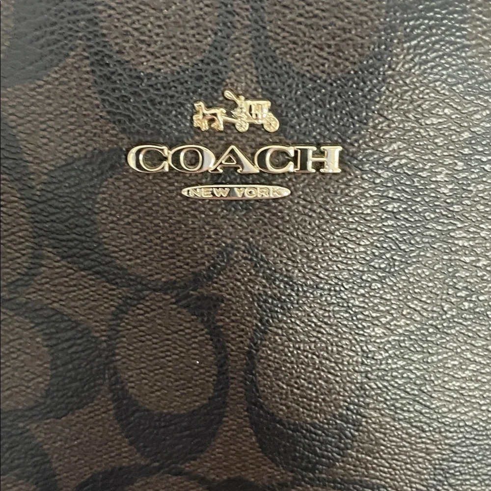 Coach tote signature