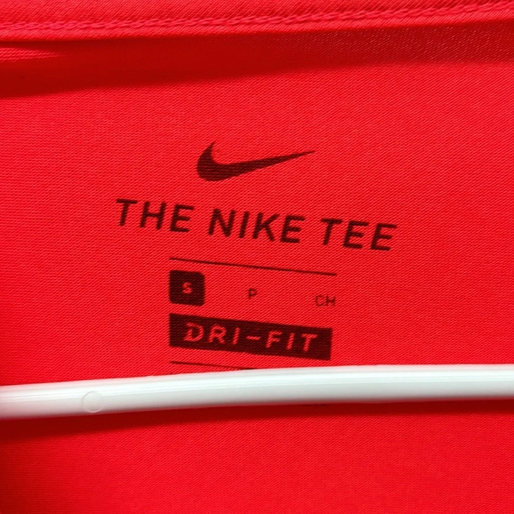 Nike nwot crew