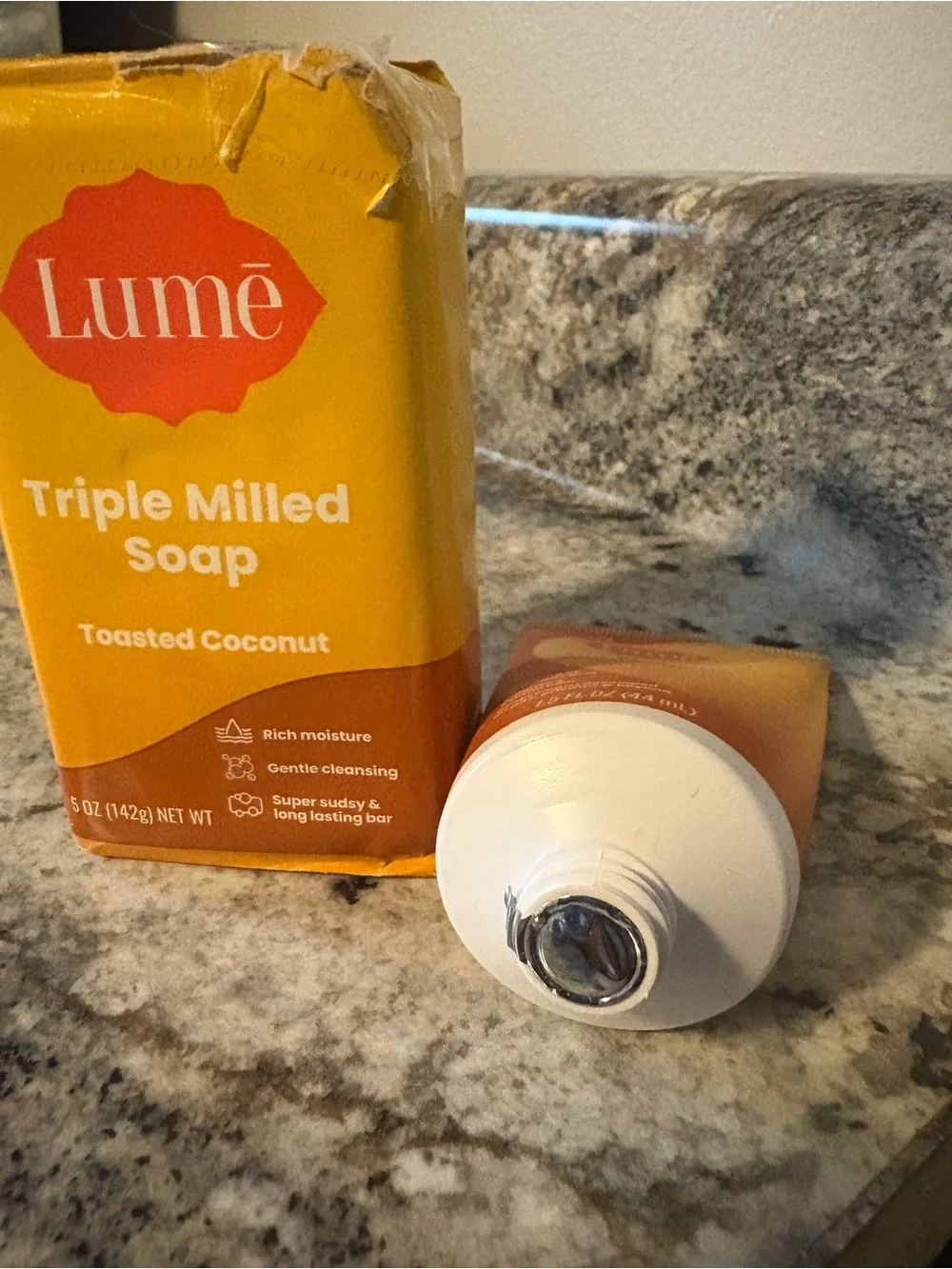Lume scented scent