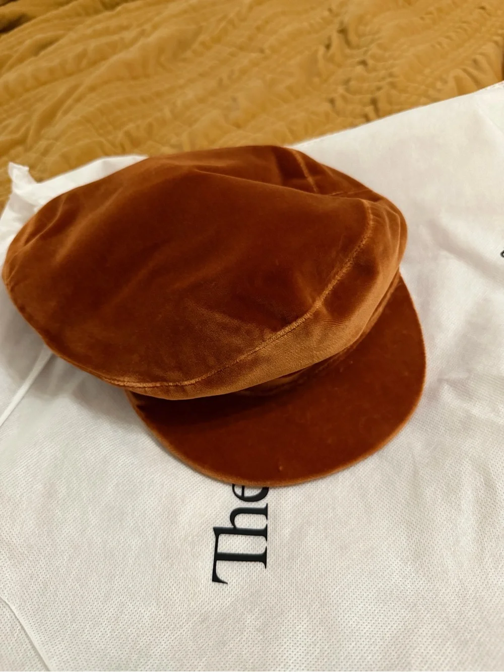 Janessa Leone hat album
