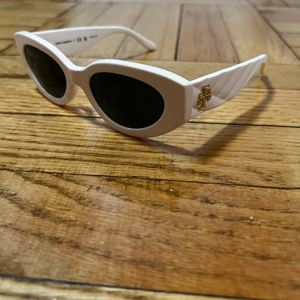 Tory Burch stylish tory