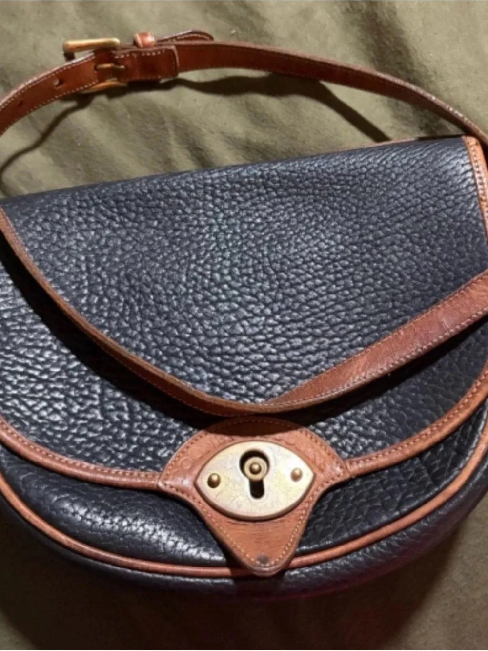 Dooney & Bourke please read