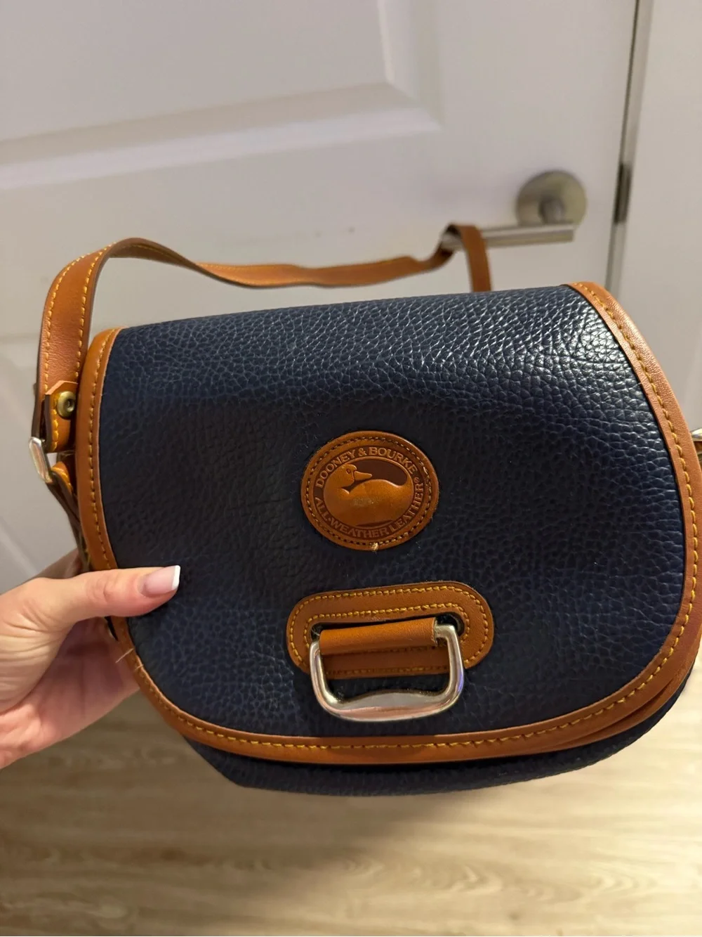 Dooney & Bourke please read