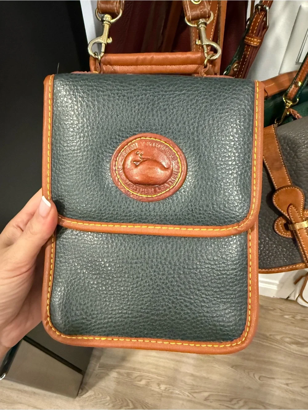 Dooney & Bourke please read
