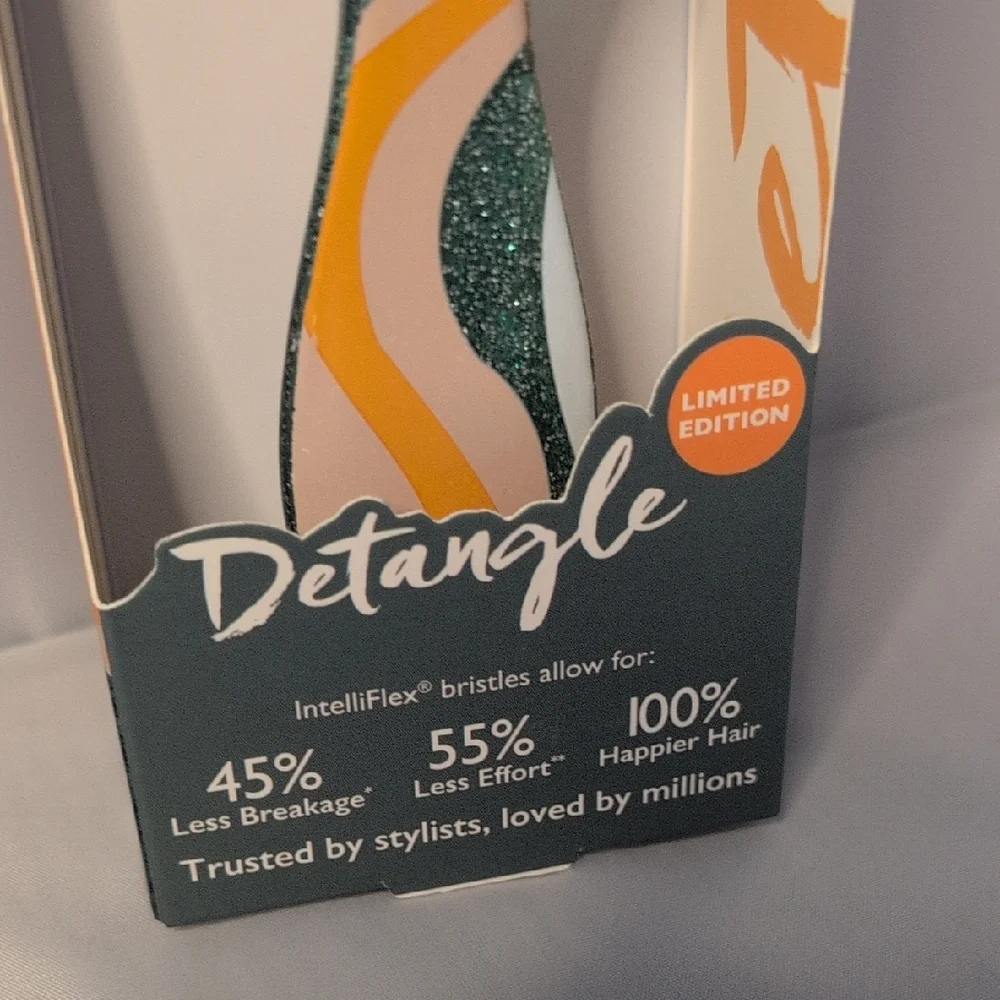 Wet Brush effortlessly detangle