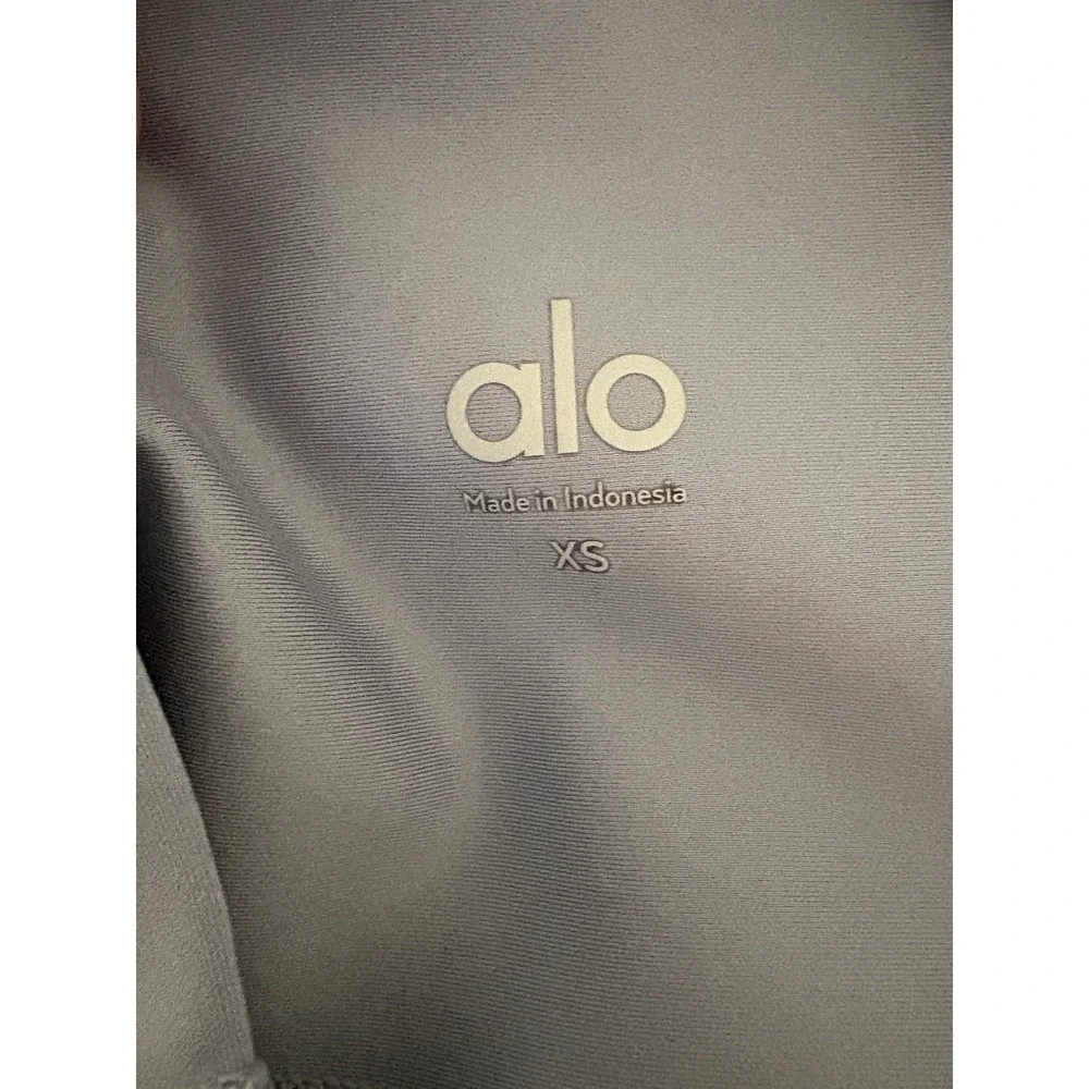 ALO Yoga waist 11