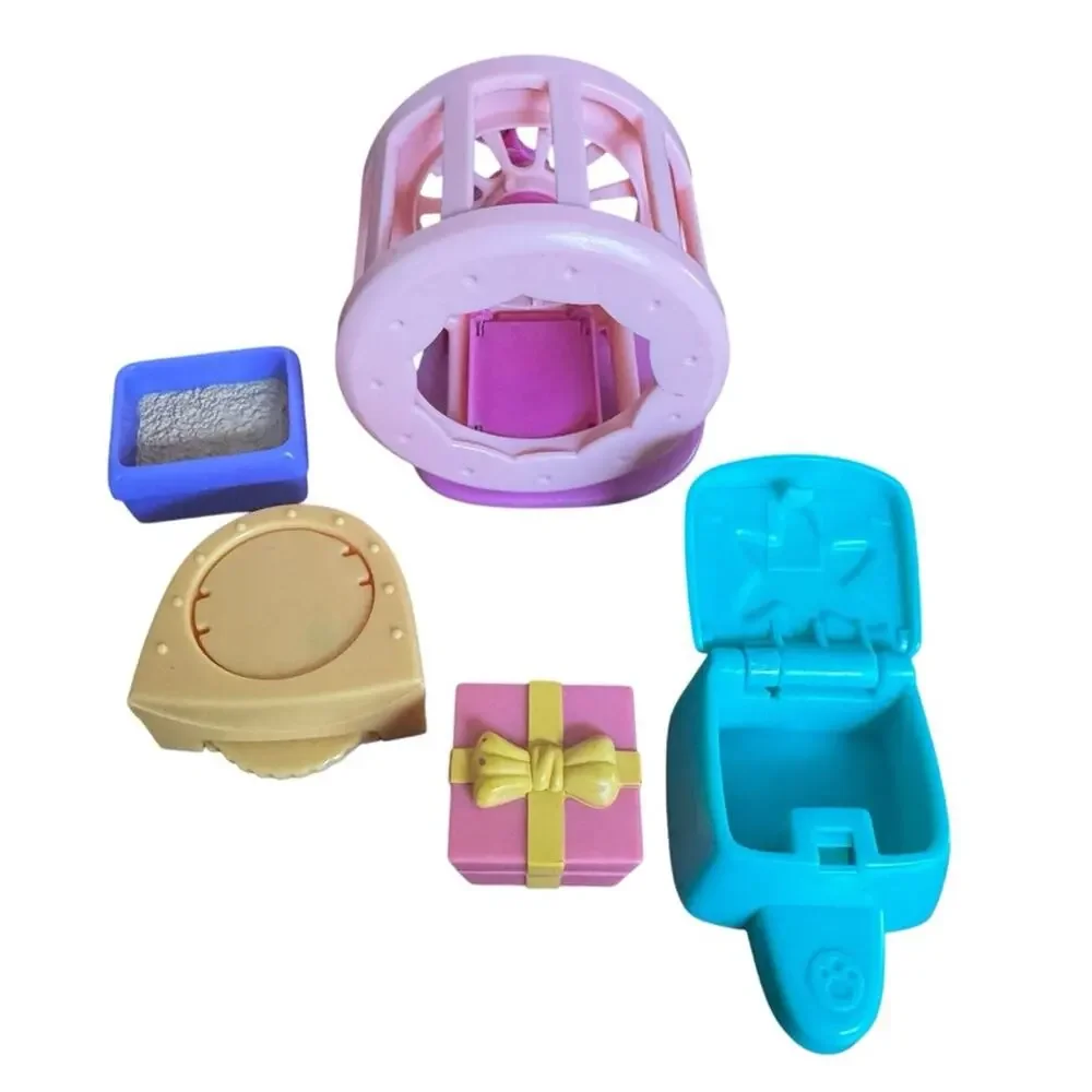 Littlest Pet Shop explore adorable