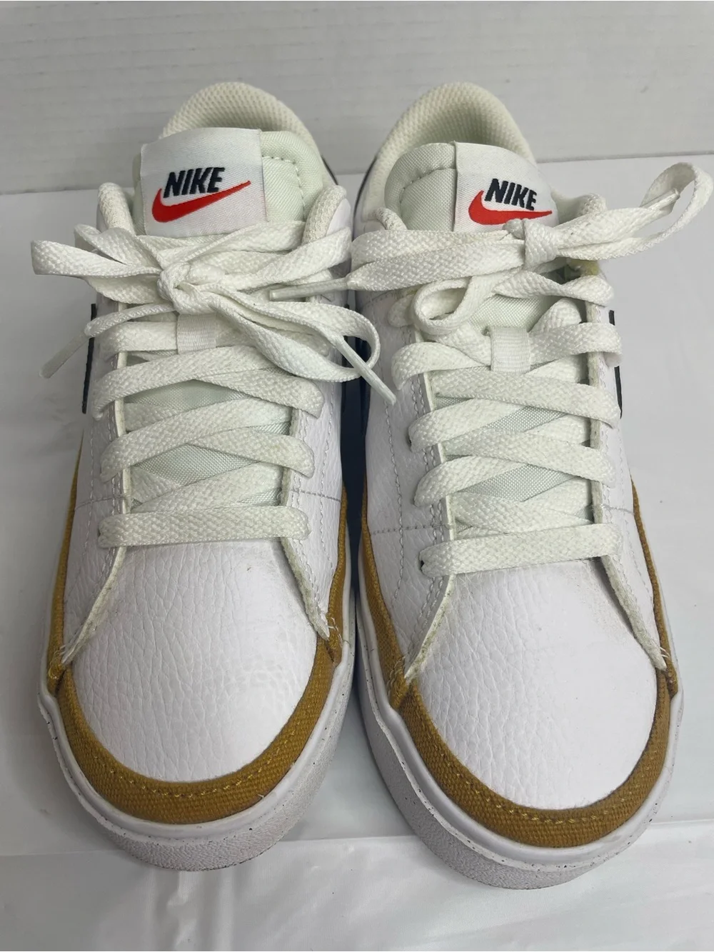 Nike court legacy