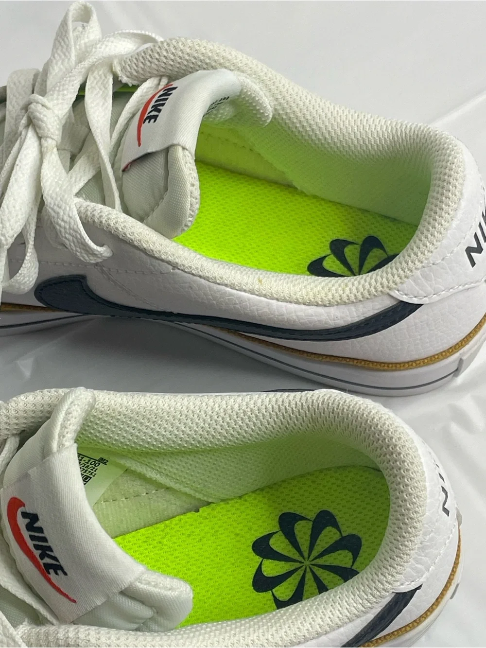 Nike court legacy