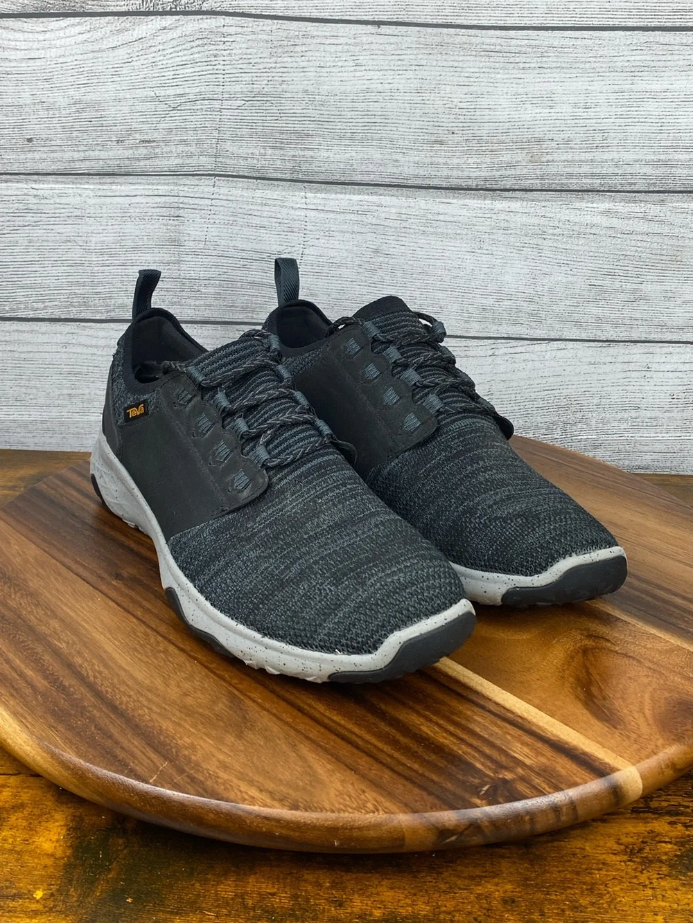 Teva men’s arrowhead