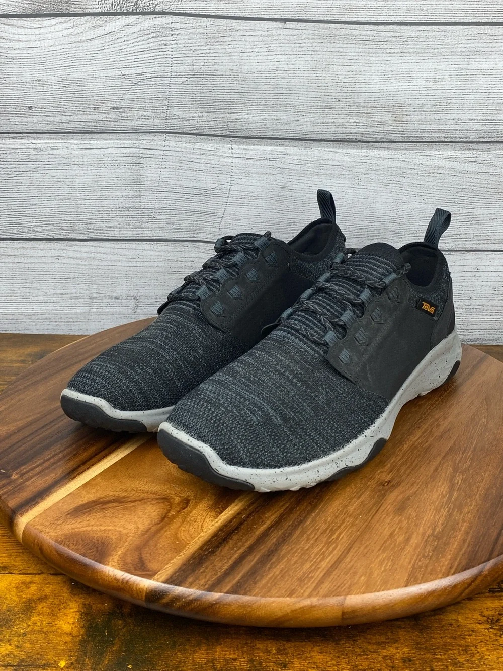 Teva men’s arrowhead
