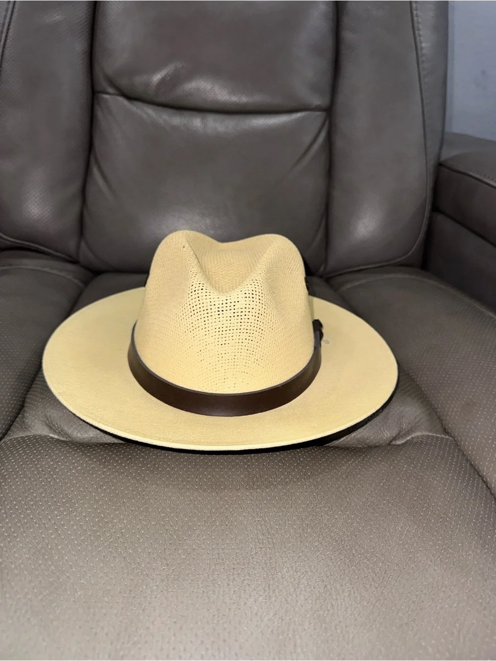 N/A #hat dark features