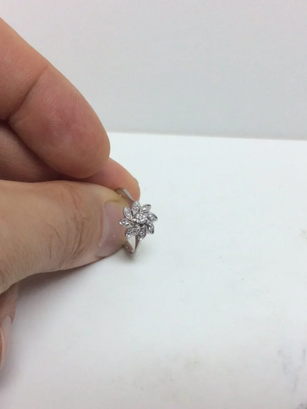 Impressed Jewelry 18k white
