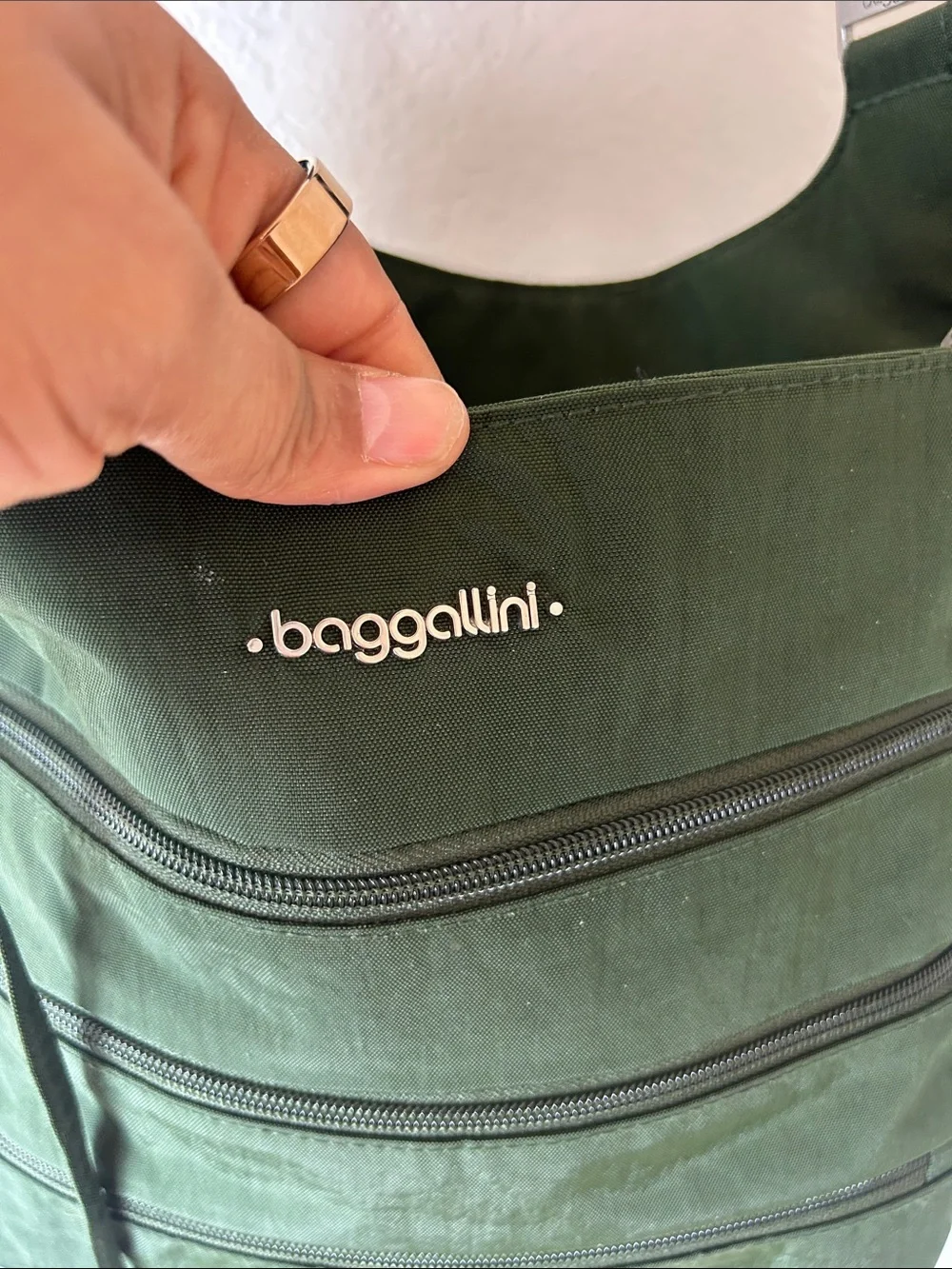 Baggallini sleek crossbody