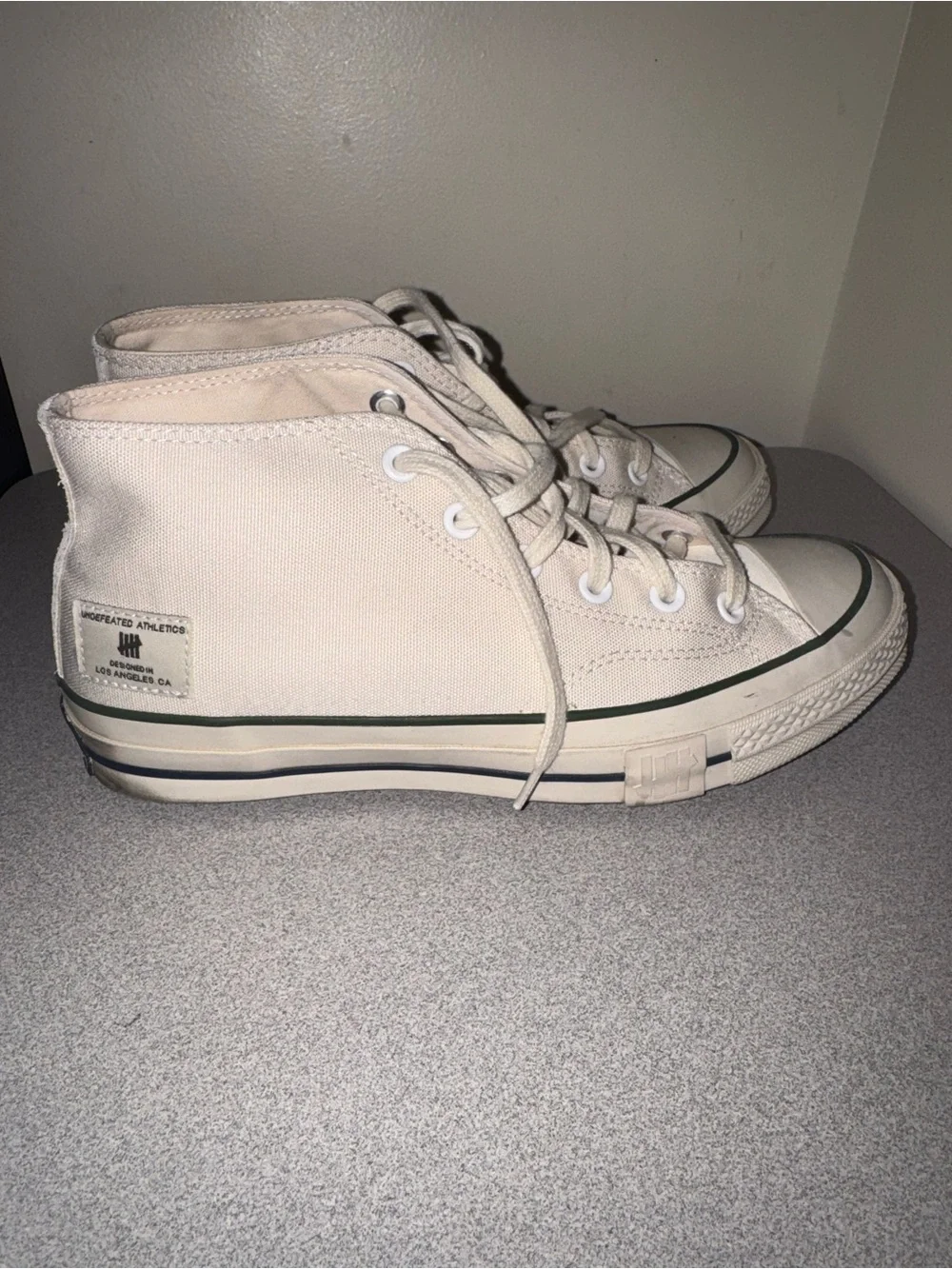 Converse unisex undefeated