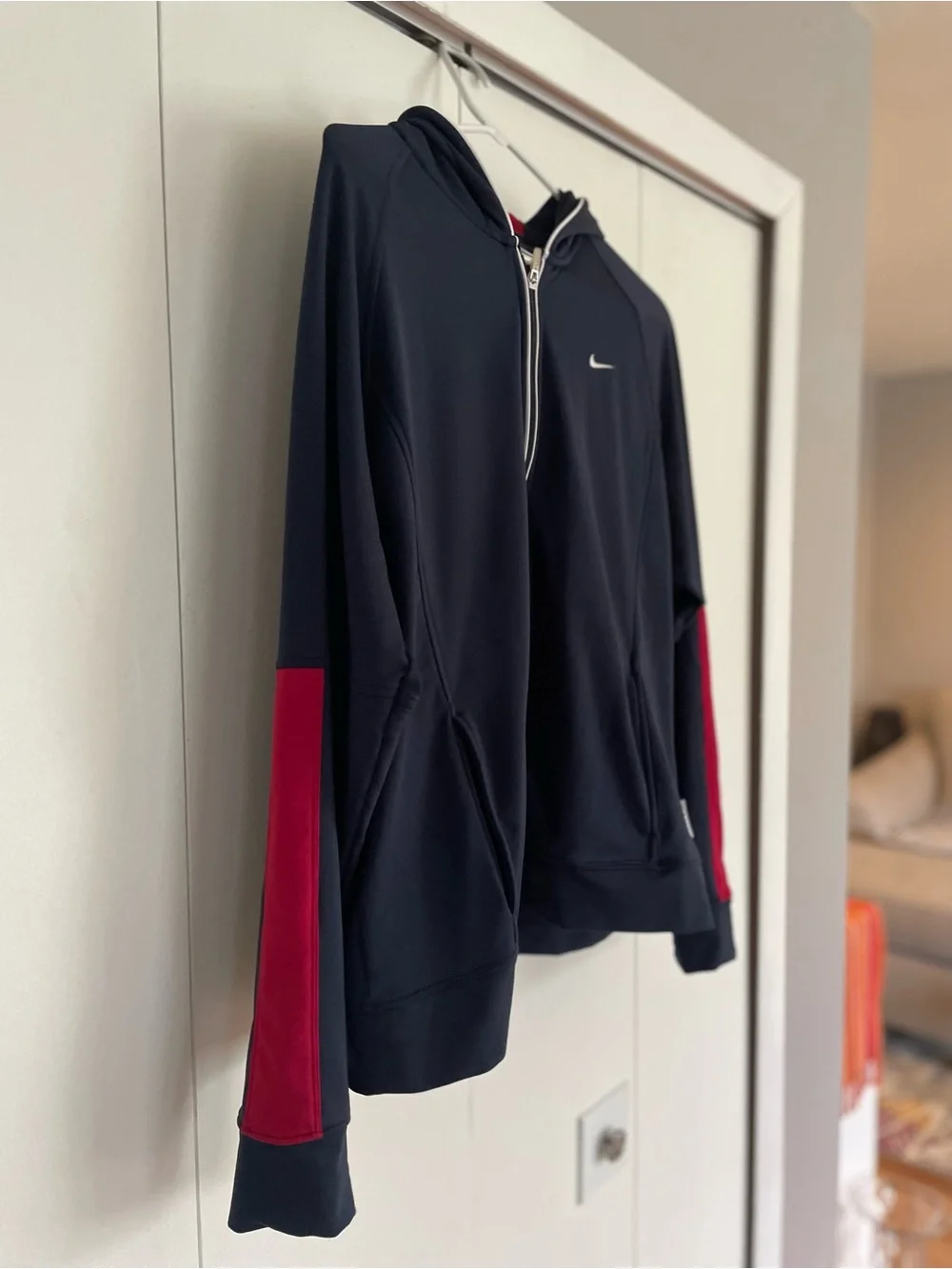 Women’s XL Nike Training Dri-Fit Navy/Red Hooded Jacket