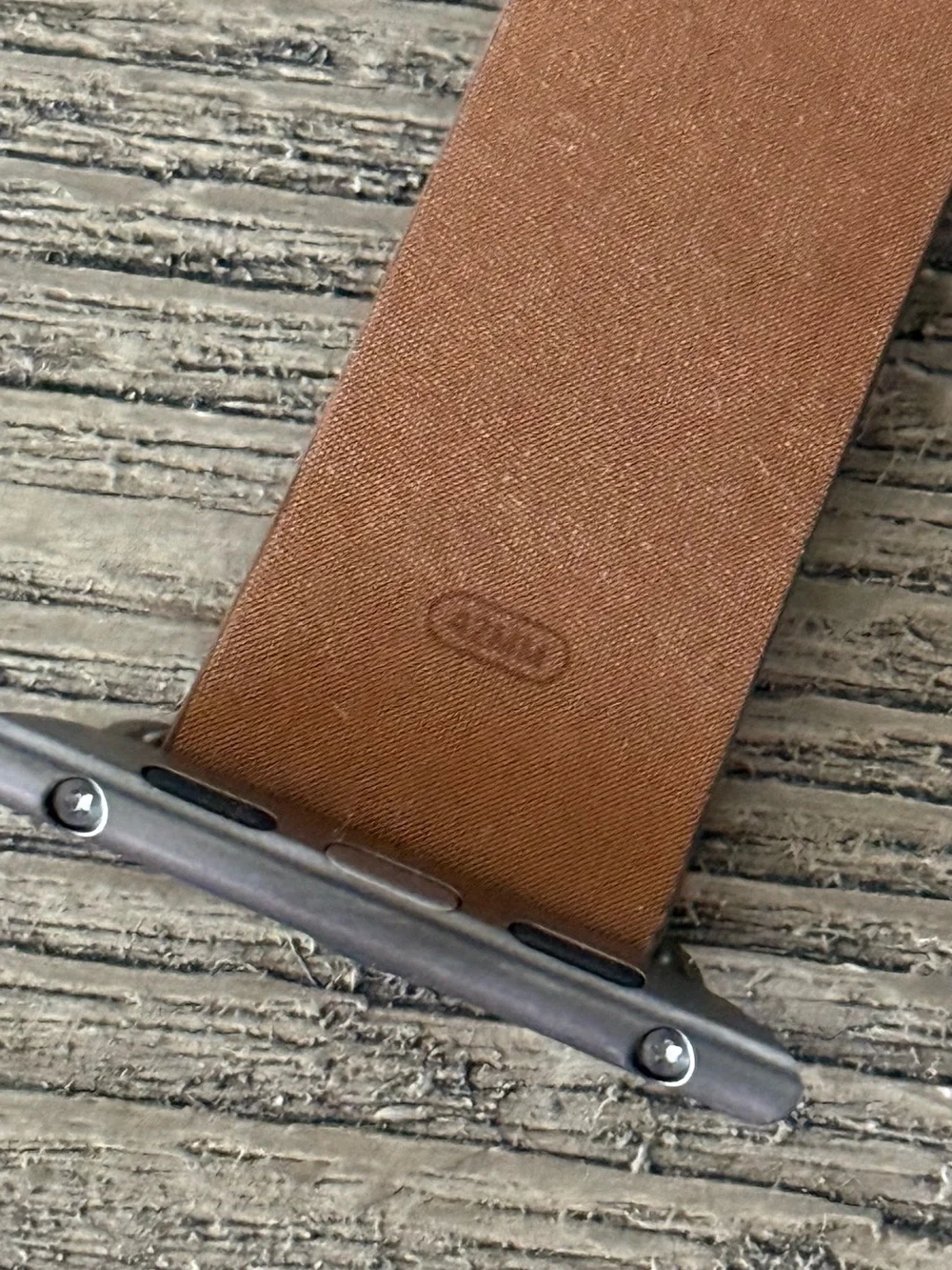 NWOT 42mm Caramel Modern Buckle - Small