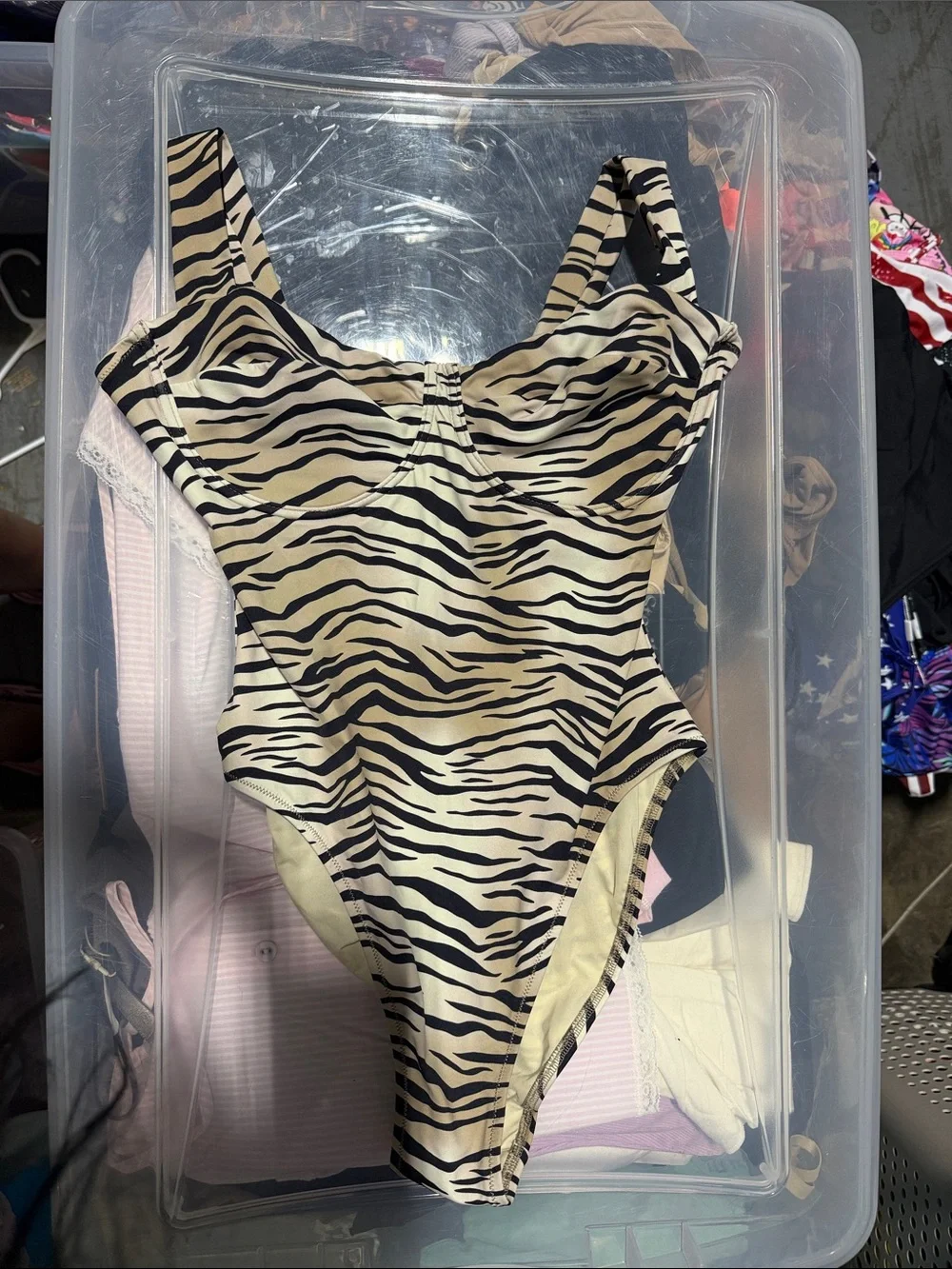 SKIMS nwt size
