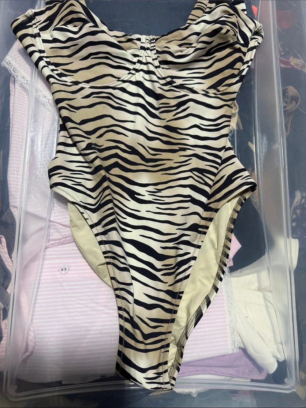 SKIMS nwt size